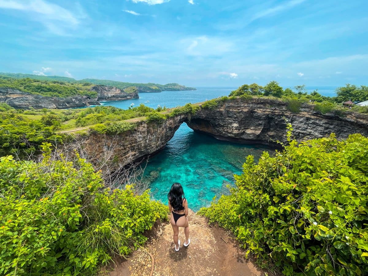 Broken beach offers very beautiful views with rocky holes in the middle offering unmatched beautiful scenery