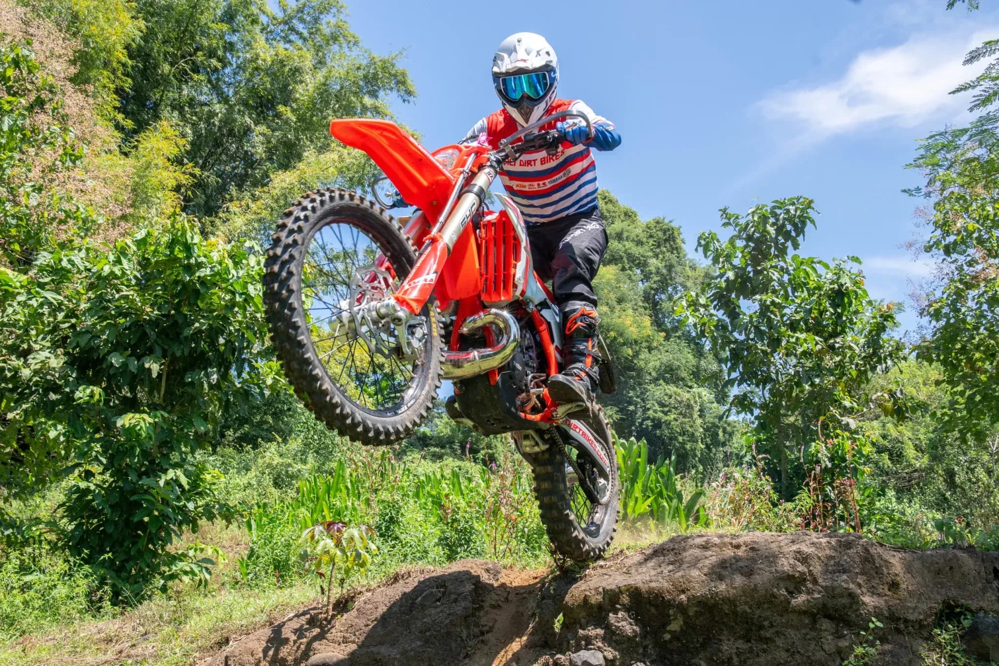 Bali Dirt Bike Kintamani is an exciting off-road adventure through volcanic landscapes, black lava fields, forest trails, and scenic countryside around Mount Batur
