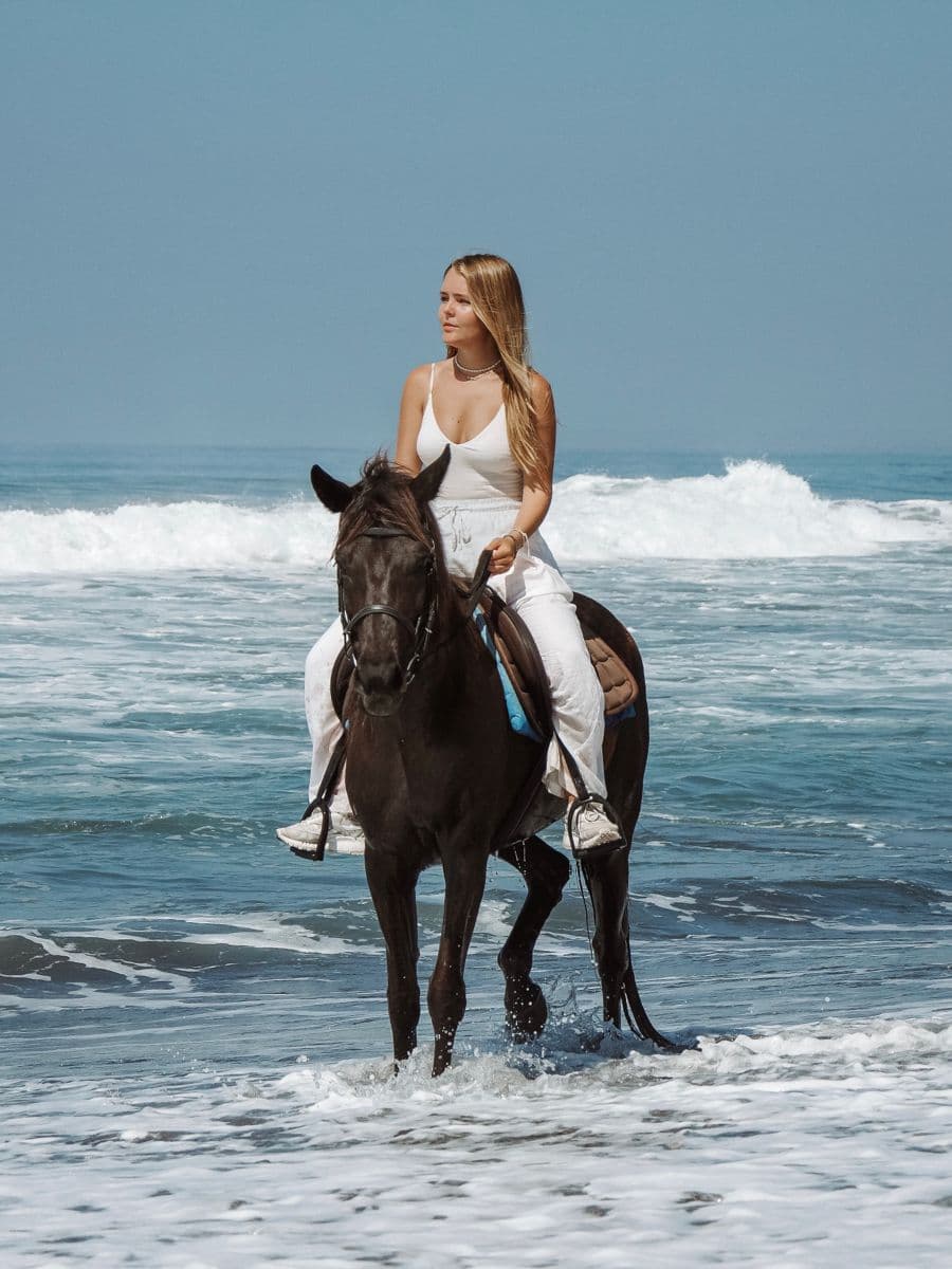 Enjoy a relaxing one-hour horseback riding experience through Bali’s beautiful natural scenery Enjoy a relaxing one-hour horseback riding experience through Bali’s beautiful natural scenery